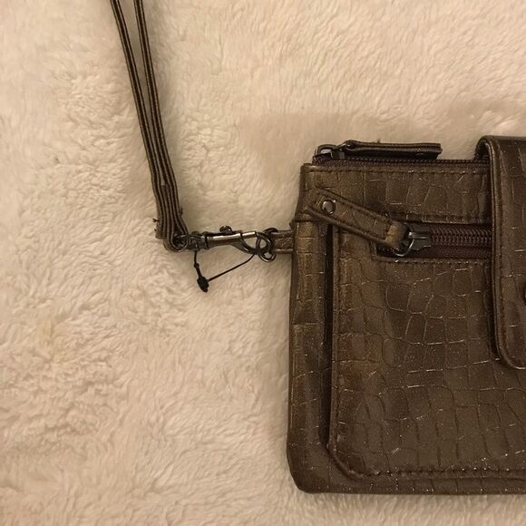 : : Kenneth Cole NEW Reaction Bronze Metallic Wristlet : : - Picture 6 of 10